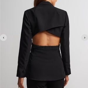 New York & Company Plunging Neck Back Cut Out Blazer NWT SOLD OUT!!!
